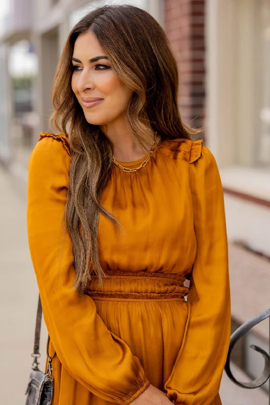 Classic Cinched Long Sleeve Dress