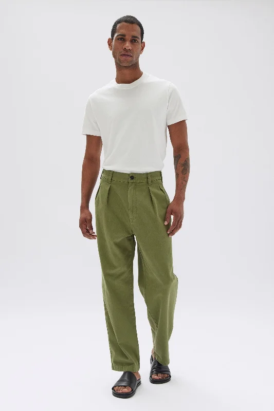 Miles Pleated Chino